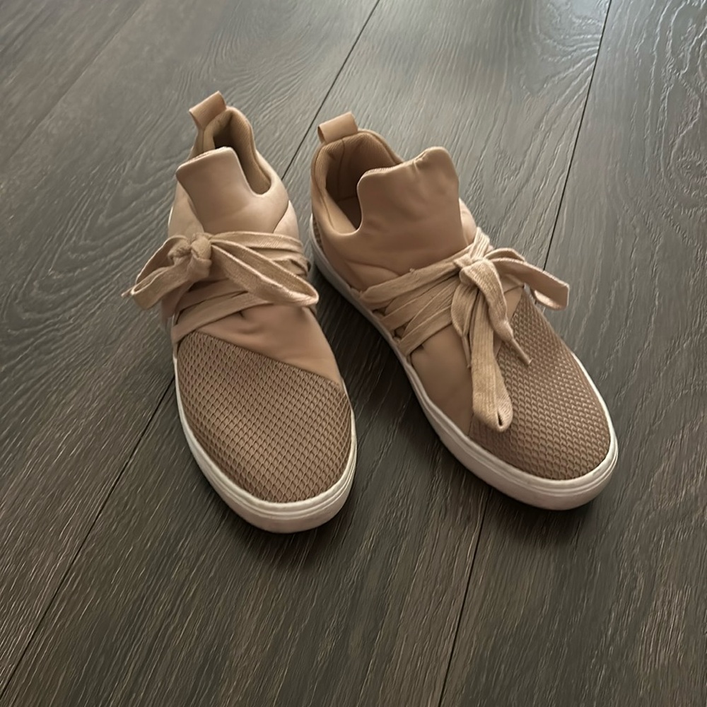 Steve Madden Sneakers